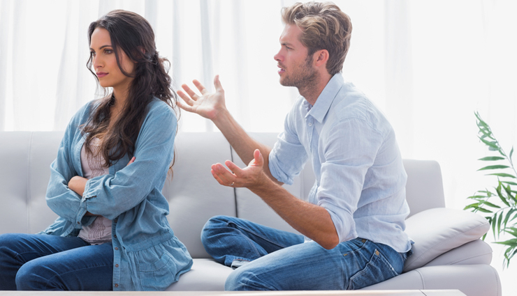 इन कारणों की वजह से लड़कों से दूरियां बना लेती हैं लड़कियां, जानें और बदलें अपनी आदतें due to these reasons,girls keep distance from boys,learn and change your habits,mates and me,relationship tips