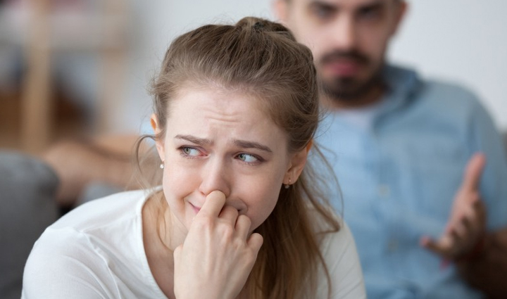 handling a sensitive girlfriend is a bit difficult these things can cause a rift in relationships,mates and me,relationship tips