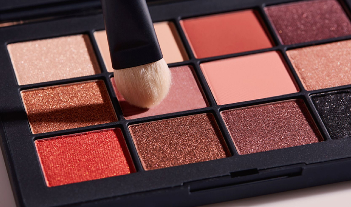 new year party is going to be included get attractive look with these makeup tips,beauty tips,beauty hacks