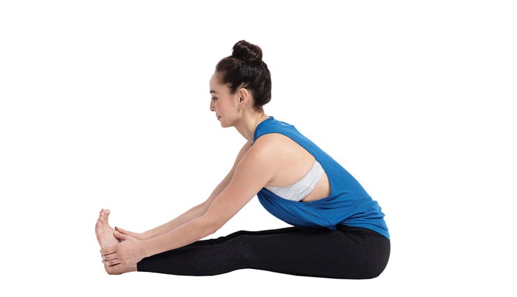 Yoga Day Special: पाचन अंगों की कार्यक्षमता में सुधार लाता है पश्चिमोत्तानासन, जानें इसकी विधि और फायदे