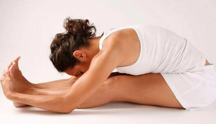 Health tips,health tips in hindi,yogasan,yoga on bed ,हेल्थ टिप्स, हेल्थ टिप्स हिन्दी में, योगासन, बिस्तर पर योगासन