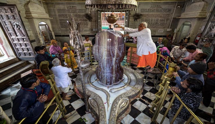 सावन के महीने में करें भगवान शिव के इन 5 मंदिरों के दर्शन, मिलेगी आध्यात्मिक खुशी