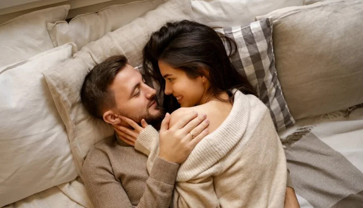 keeping partner interested,maintaining relationship excitement,relationship strategies,keep the spark alive,long-term relationship tips,maintaining emotional connection,avoiding relationship routine,deepening relationship connection