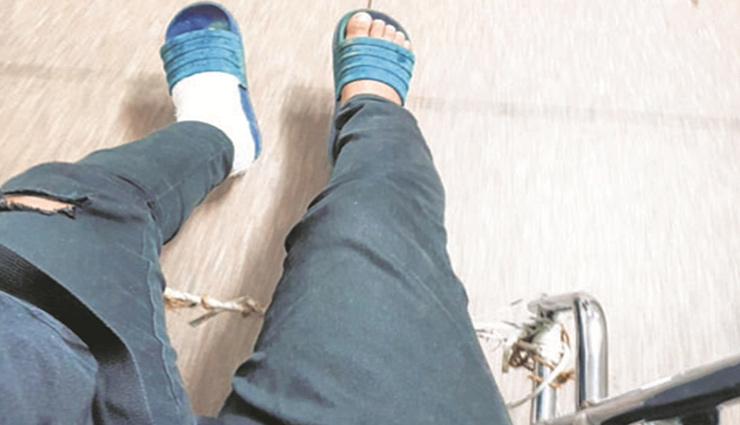 WR provides damaged wheelchair to leg-fractured passenger at Bandra Terminus