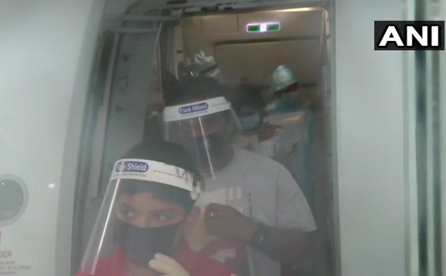 government guidelines,domestic flights,recommence,domestic flights,recommence,delhi airport,corona lockdown,coronavirus,news