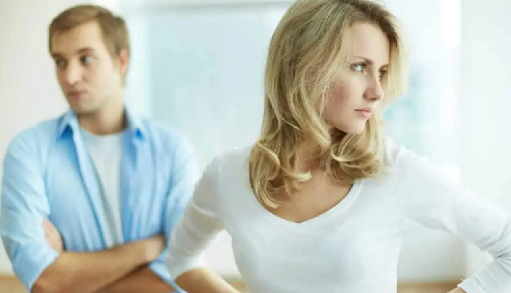 past relationship hindering new love,signs of unresolved past relationship,comparing past and present relationships,lingering feelings for ex,emotional attachment to past love,moving on from past relationship,overcoming past relationship baggage,letting go of ex-partner,signs your ex is still on your mind,coping with thoughts of past relationship