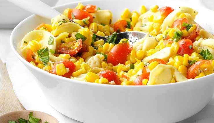 लॉकडाउन रेसिपी : पास्ता टोमॉटो कार्न सलाद से बनाए दिन स्पेशल