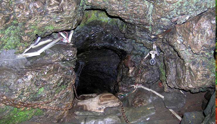 भगवान शिव और 33 करोड़ देवताओं का निवास स्थान है पाताल भुवनेश्वर गुफा