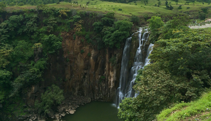 indore,madhya pradesh,famous places in indore,indore travel,indore travel guide,travel tips in hindi