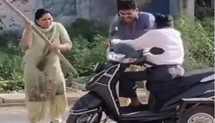 UP News: दिव्यांग मांगता रहा जान की भीख, पति-पत्नी बरसाते रहे लाठी-डंडे, वीडियो हुआ वायरल