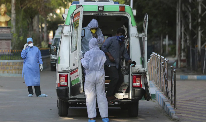 coronavirus update,puducherry health workers throw body of covid-19 patient,body of covid-19 patient,covid 19,news,puducherry