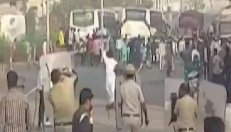 बिहार में BJP दफ्तर के बाहर प्रोटेस्ट कर रहे वार्ड सचिवों पर पुलिस ने बरसाई लाठियां, महिला-बच्चे सबको पीटा