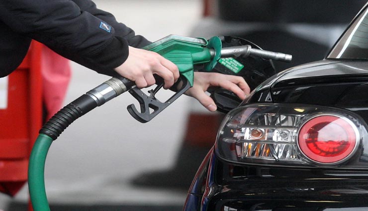 fuel filling tips,precautions while filling the fuel,vehicle tips