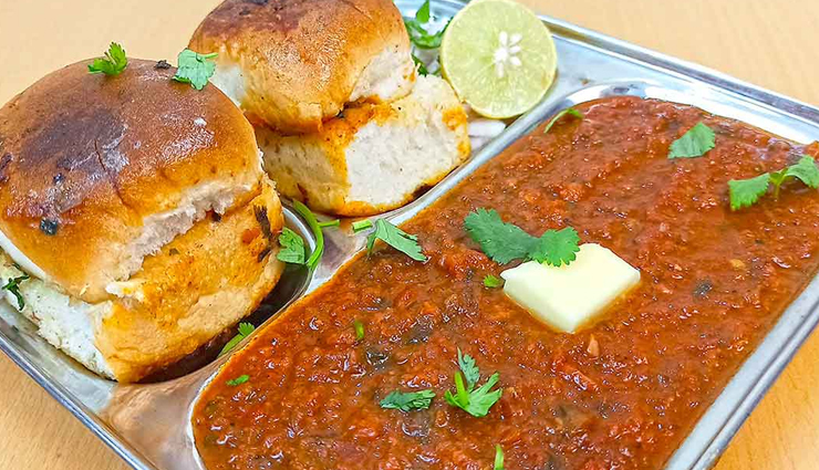 famous street food pune,pune travel,street food pune,pune street food,travel tips,holidays in pune