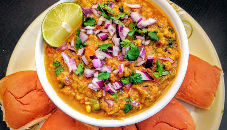 street style pav bhaji,pav bhaji recipe,mumbai pav bhaji,home made pav bhaji,hunger struck,easy recipes,food