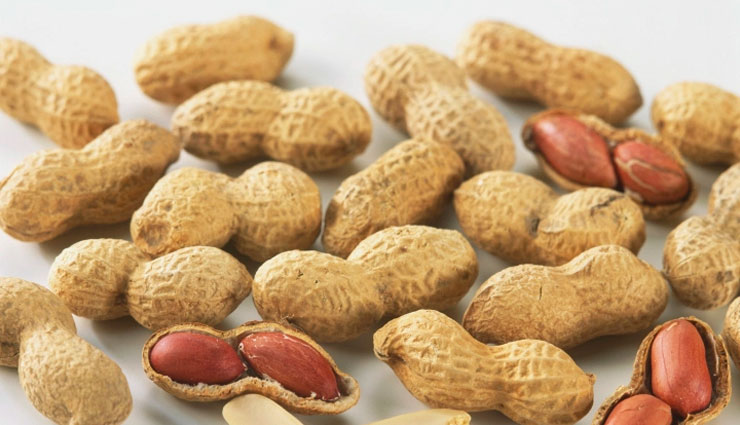 लड़की को मूंगफली परोसना भारी पड़ा रेस्टोरेंट को, लगा 3.5 लाख का जुर्माना 