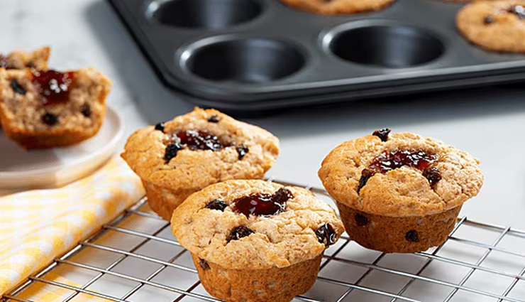 peanut butter and jelly muffins,hunger struck,food