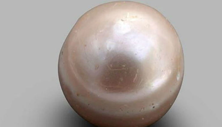 अबुधाबी में  खुदाई के दौरान मिला 8000 साल पुराना मोती