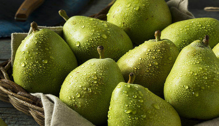 हीमोग्लोबिन के स्तर को बढ़ाने में मदद करती है नाशपाती, इसको खाने के और भी है फायदे