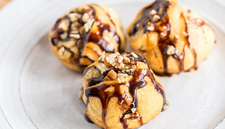 pecan cream cheese rolls,pecan cream cheese rolls reicpe,cheese roll recipe,recipe