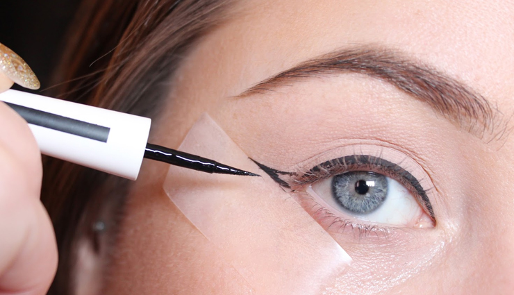 perfect,apply perfect eyeliner,tips and tricks to apply perfect eyeliner,beauty,beauty tips,beauty hacks