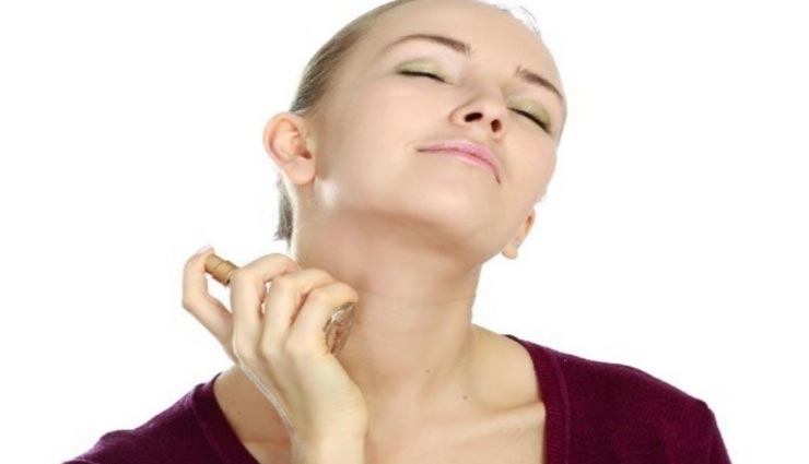 लंबे समय तक खुशबु के लिए इन जगहों पर लगाए परफ्यूम 