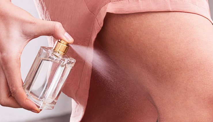 long-lasting perfume application spots,where to apply perfume for lasting fragrance,perfume longevity: strategic application spots,maximizing scent duration: perfume application points,making your perfume last: key application areas,perfume tips: applying to spots for extended scent,enhancing fragrance longevity with smart application,getting the most out of your perfume: application spots,where to apply perfume for a lasting impression,perfume techniques: applying for long-lasting aroma