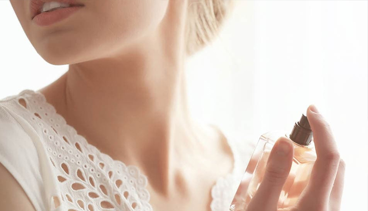 ways to show romance,romantic gestures for partner,strengthen your relationship,daily compliments,physical affection tips,date night ideas,write love notes,trying new things together,support social time,give your partner a break,exercise together,wear what he loves,secret flirting tips,listening skills in romance,interest in partners hobbies,dedicated game day,wear favorite perfume,cook favorite meal