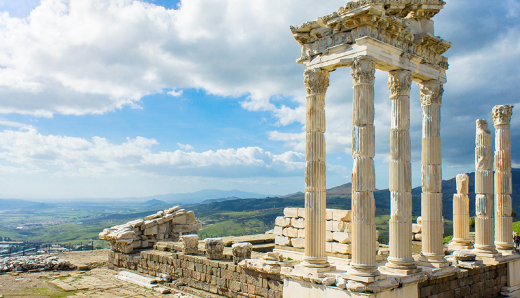 turkey tourist spots,best places to visit in turkey,top attractions in turkey,must-visit destinations in turkey,turkey travel guide,turkey vacation spots,popular tourist spots in turkey,explore turkey beauty,turkey sightseeing,top things to do in turkey