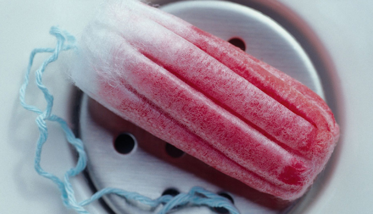 period blood color,menstrual blood and health,what period blood reveals about health,menstrual health indicators,interpreting period blood color,health signals in menstrual blood,significance of period blood color,menstrual cycle and health,blood color and women health,decoding period blood