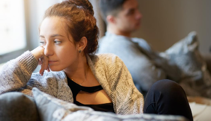 relationship space,giving space in relationships,balancing closeness and space,healthy relationship dynamics,individual pursuits in relationships,importance of personal interests,autonomy in relationships,respecting partners space,emotional independence in relationships,coping with relationship challenges