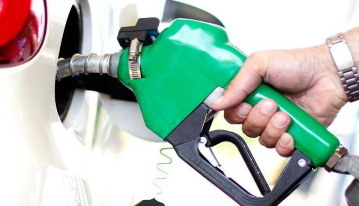 नवम्बर में 3-5 रुपये प्रति लीटर कम हो सकते हैं पेट्रोल-डीजल के दाम