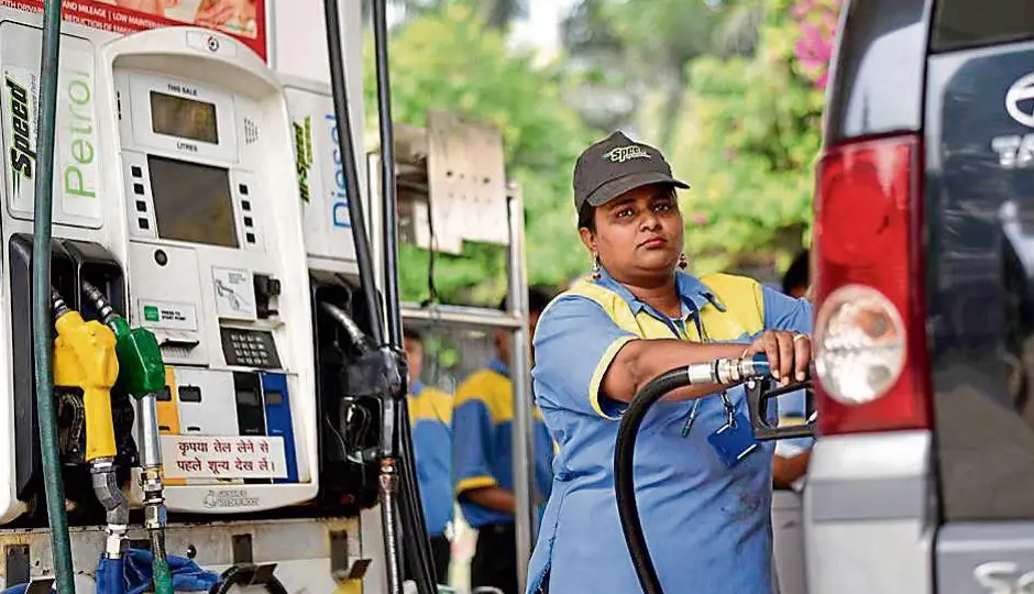 दिल्ली में पेट्रोल-डीजल नियमों में बड़ा बदलाव, PUC सर्टिफिकेट बिना अब नहीं मिलेगा ईंधन, सरकार का सख्त कदम लागू