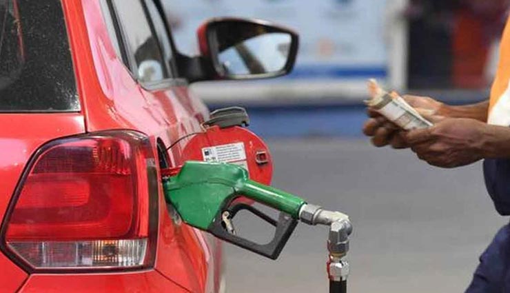 पेट्रोल-डीजल की कीमतें डाल रही आम आदमी की जेब पर भार, महीने में 11वीं बार बढ़े दाम