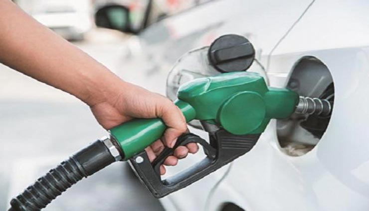आमजन की जेब पर भारी पड़ रही ईंधन की बढती कीमत, 8 दिन में 7 बार बढ़े पेट्रोल-डीजल के दाम