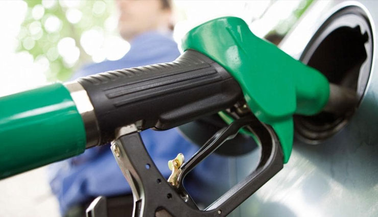 धांसू ऑफर, पेट्रोल भरवाने पर मिल रहा है 40 रुपये का डिस्काउंट, जानने के लिए पढ़े पूरी खबर