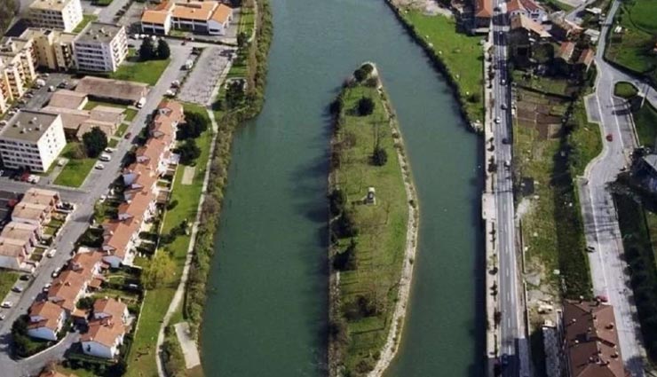 weird news,weird island,pheasant island,unique island