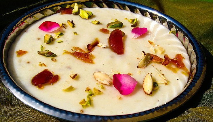 taste the essence of ladakh culinary wonders,unveiling ladakh mouthwatering local dishes,dive into ladakh authentic food experiences,savor the unique flavors of ladakhi cuisine,discovering ladakh hidden gastronomic treasures,delight in ladakh traditional flavors,exploring ladakh popular and savory dishes,indulge in ladakh culinary heritage,enjoying the diverse tastes of ladakh,unforgettable food adventures in ladakh