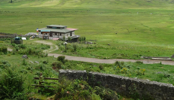 bhutan tourist places,exquisite tourist places in bhutan,top tourist destinations bhutan,must-visit places bhutan,bhutan travel guide