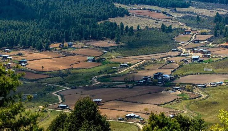 valleys in bhutan,beautiful valleys of bhutan,scenic valleys in bhutan,bhutan picturesque valleys,exploring bhutan stunning valleys,majestic valleys of bhutan,bhutan natural wonders: valleys,best valleys to visit in bhutan,discovering the beauty of bhutan valleys,bhutan travel: must-visit valleys