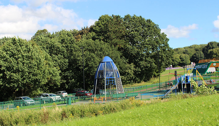 largest city parks in england,england biggest urban parks,urban green spaces in england,expansive city parks in the uk,green oases in english cities,england vast urban green areas,iconic city parks in england,recreational parks in english cities,england urban natural retreats,exploring city parks in england