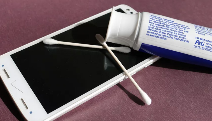 scratches on phone,clean scratches on phone,phone cleaning tips