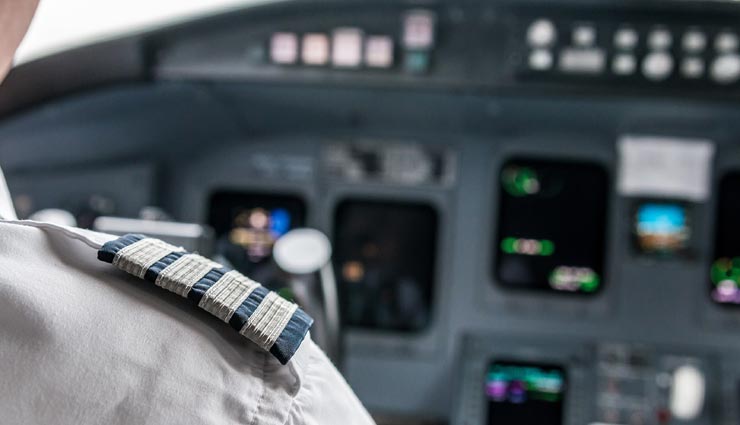 weird news,weird pilot,pilot overflies plane,pilot in sleep
