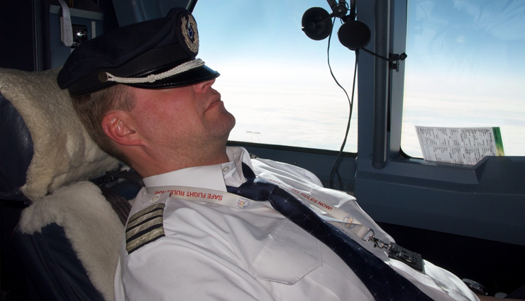 pilot,flight secrets,plane,weird news