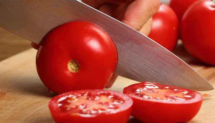 castor oil,lemon juice,turmeric paste,honey,tomato,home remedies,home remedies to get rid of pimples on lip,lip care tips,acne care tips,beauty tips