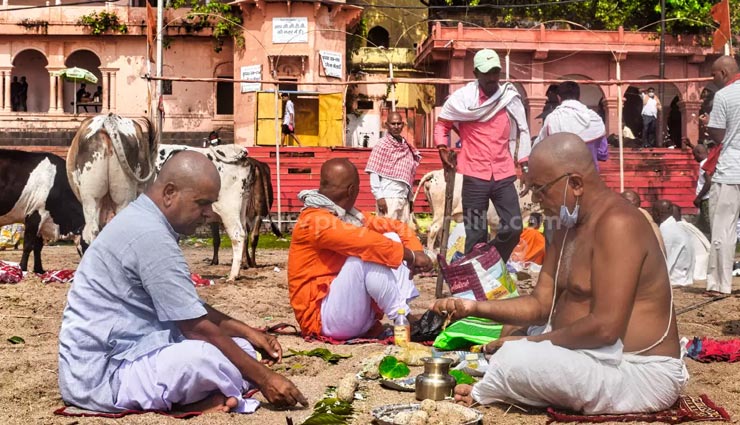 पिंड दान के लिए जानी जाती हैं भारत की ये 9 जगहें, मिलता है पूर्वजों को मोक्ष