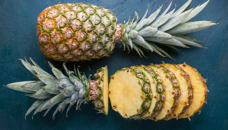 water retention causes,how to reduce water retention,foods to reduce water retention,edema symptoms,water retention in women,fluid buildup in body,premenstrual water retention,hormonal water retention,swelling in feet and hands,natural remedies for water retention