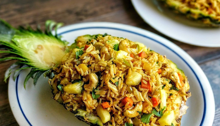 sweet and savory pineapple fried rice,pineapple fried rice,hunger struck,food