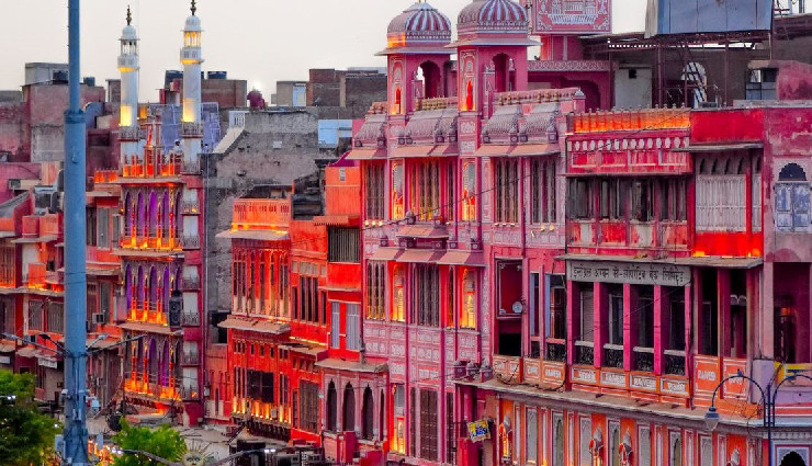 pink destinations around the world,pink travel spots,jaipur pink city,keukenhof tulip gardens,lake hillier pink lake,riomaggiore cinque terre,hitachi seaside park,craigievar castle,tân Định church,hundertwasser green citadel,pink tourist attractions