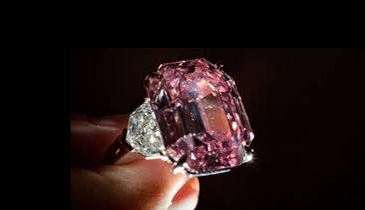 3.63 अरब रुपये में बिका 19 कैरट का यह गुलाबी हीरा, 100 साल पहले दक्षिण अफ्रीका के एक खान में मिला था